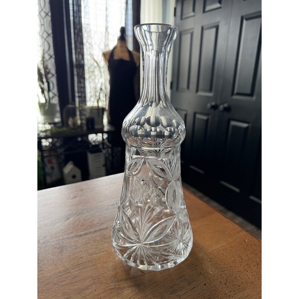 vintage Polish lead crystal decanter featuring hand-cut starburst /diamond